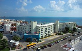 Aquamarina Beach Hotel